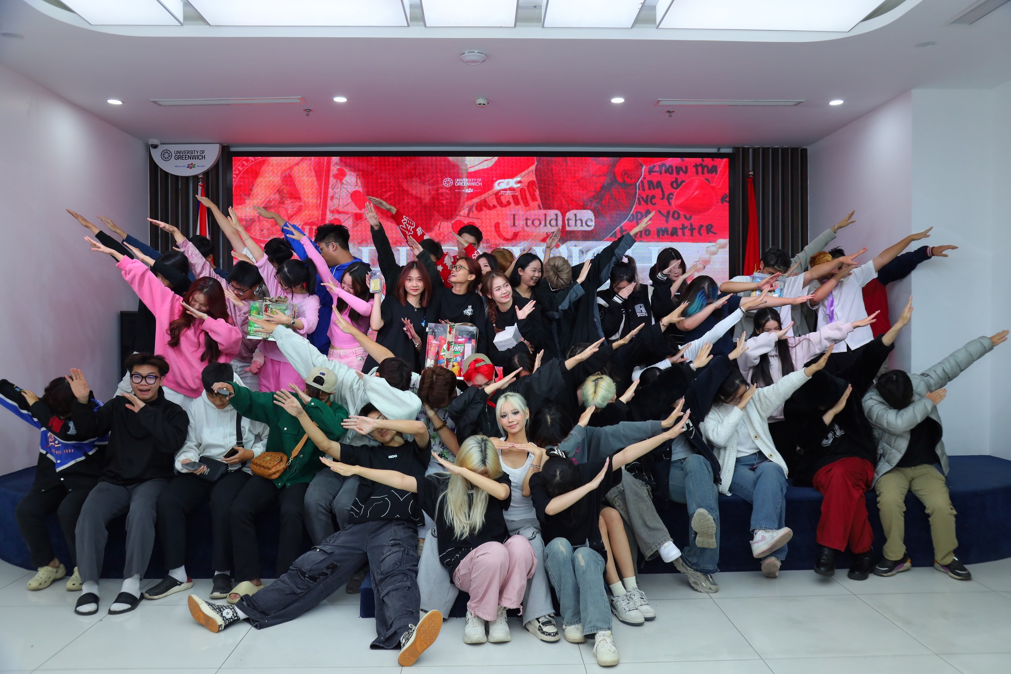 Ảnh Buổi ra mắt và công chiếu Mini Project: CONFESSING