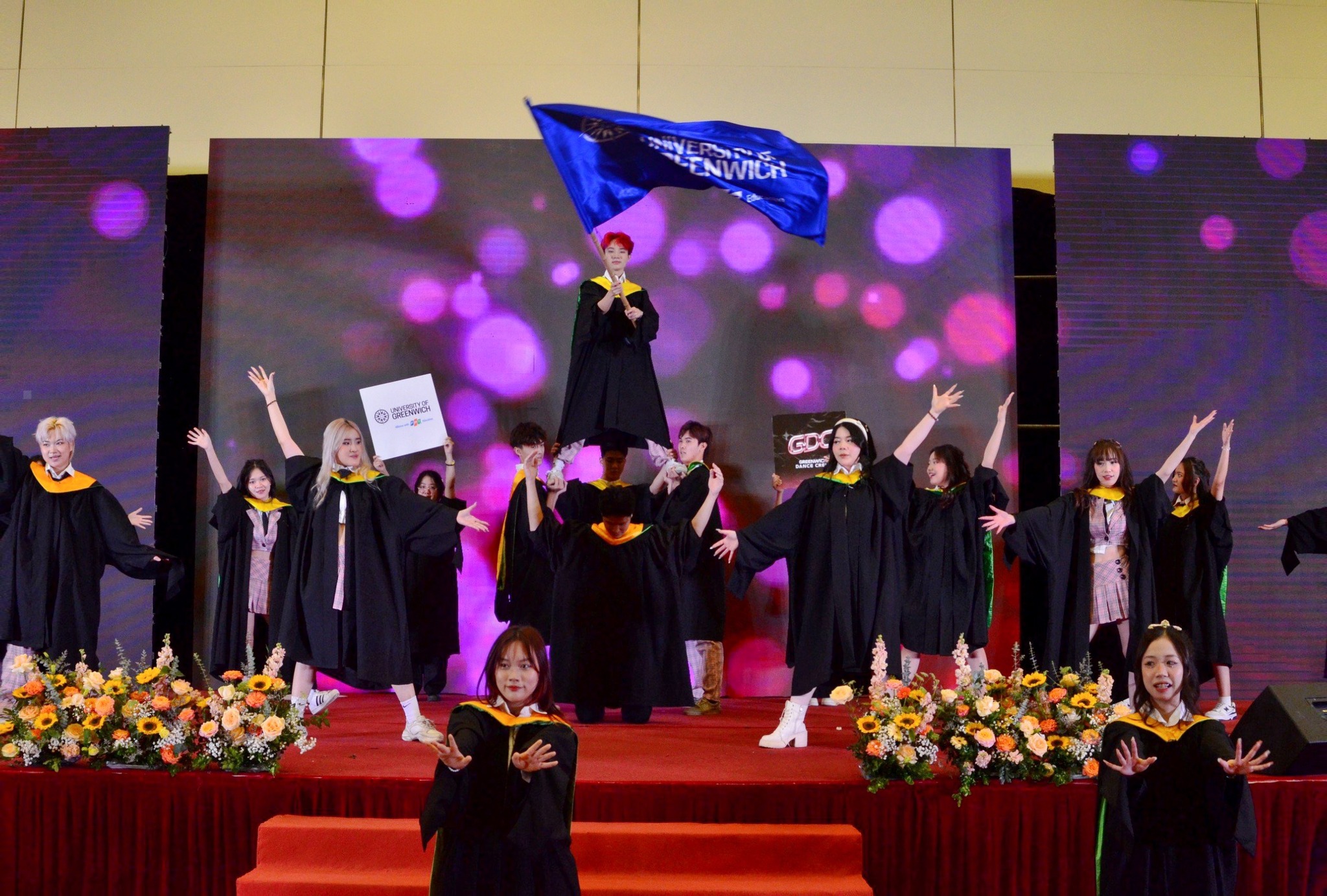 Ảnh Lễ Tốt Nghiệp 2023